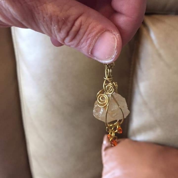 🇨🇦Quartz crystal pendant - Picture 3 of 3